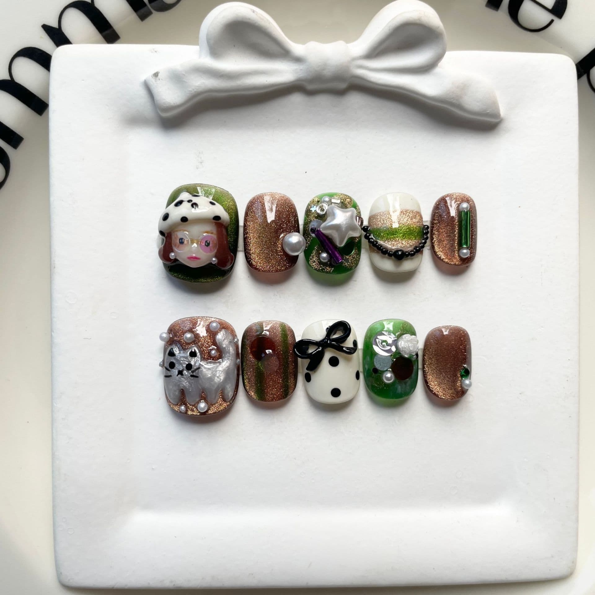 Cute Cat-eye Short Ready-to-wear Nail Tips